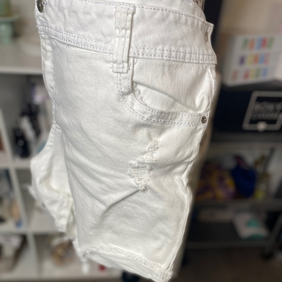 Women’s shorts - Picture 2 of 10